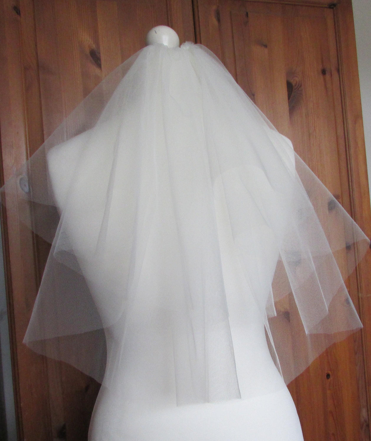 Ivory Wedding veil. Short 2 tier 18 / 20 inch. Cut edged. Hen do bridal veil, Pale Ivory option.