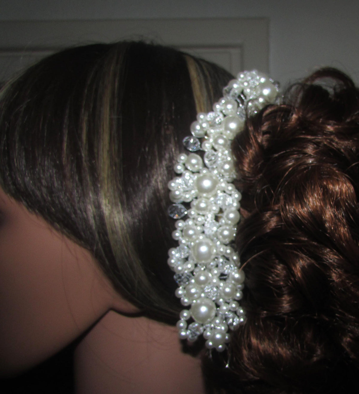 Bridal wedding hair vine. Ivory pearls clear crystals. Hair accessories. Handmade