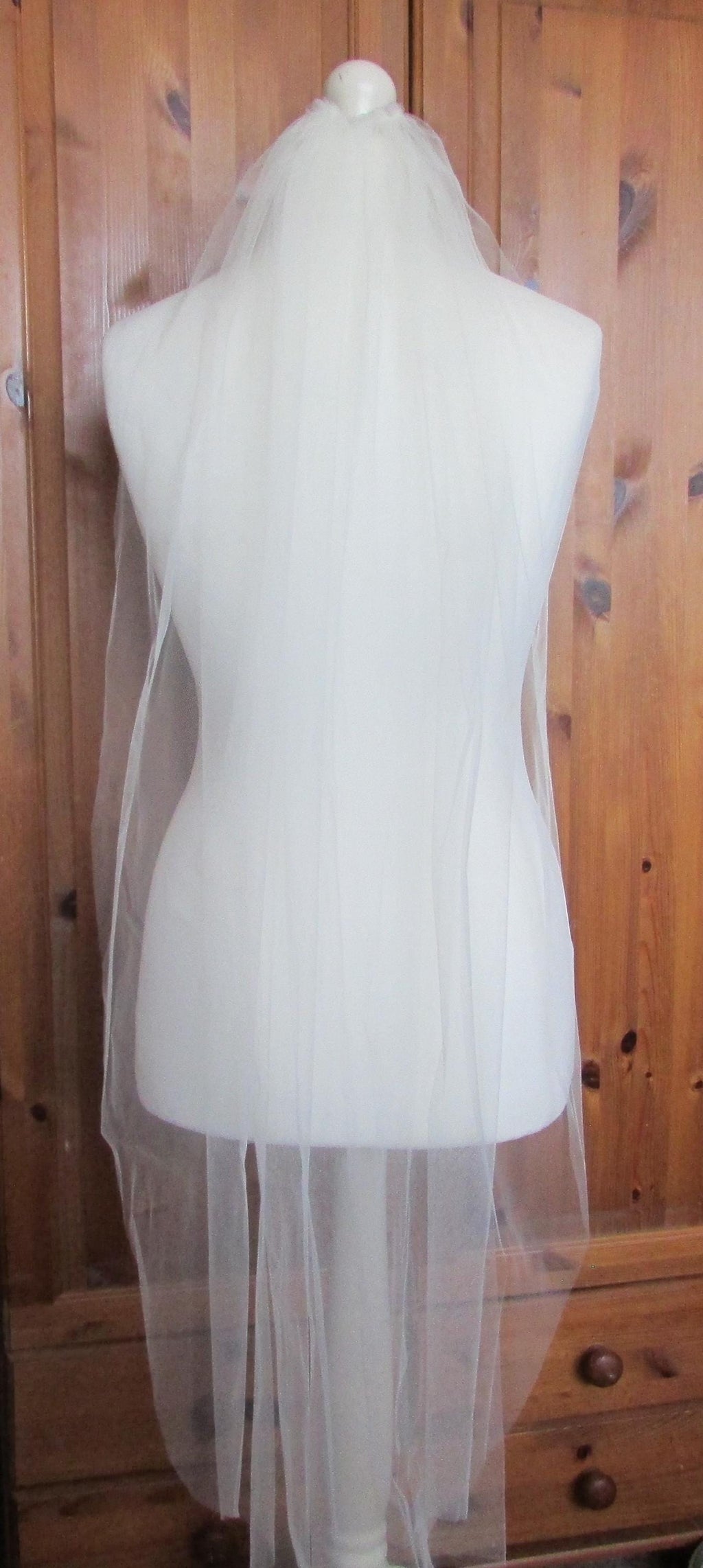 Ivory Wedding veil. Fingertip 1 tier veil 42 inch. Cut edged. Pale Ivory option.