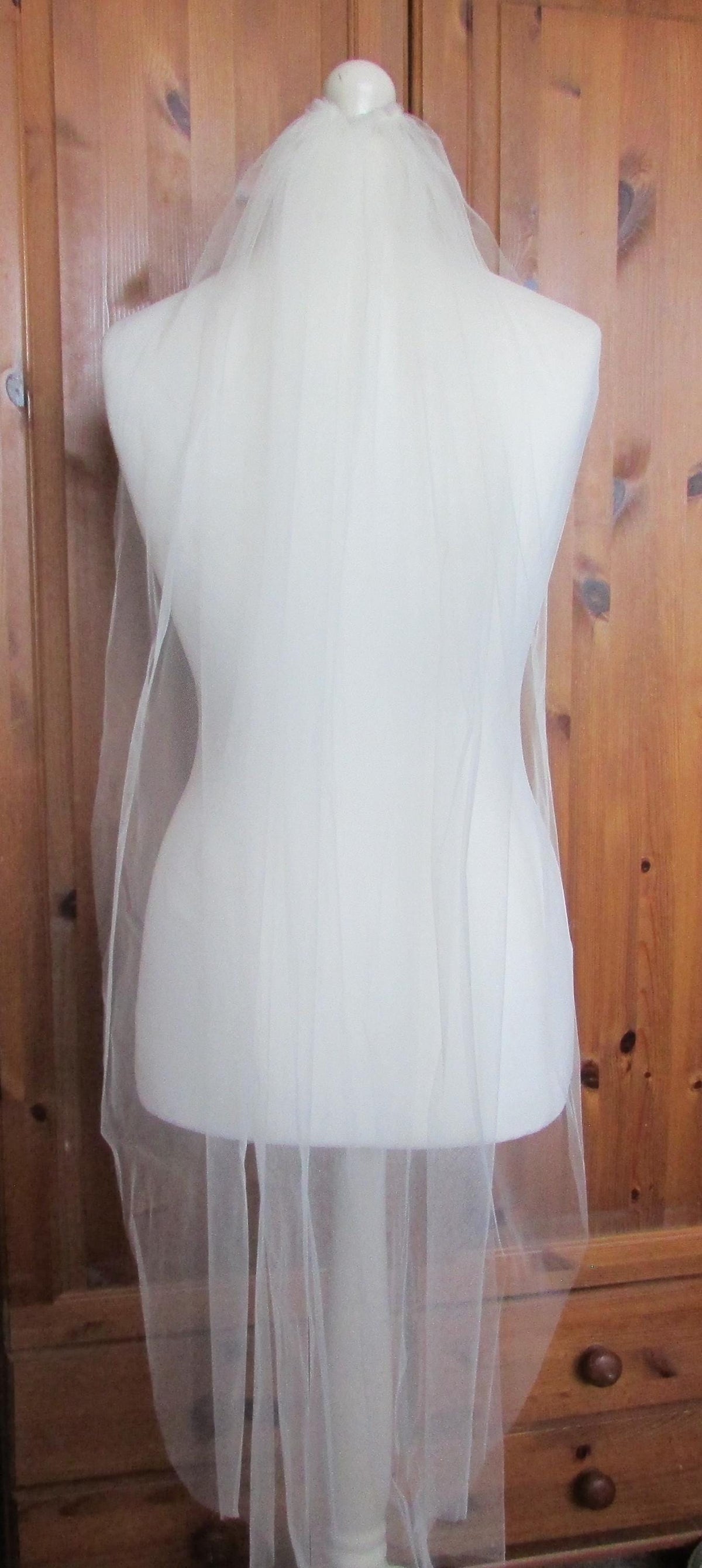 Ivory Wedding veil. Fingertip 1 tier veil 42 inch. Cut edged. Pale Ivory option.