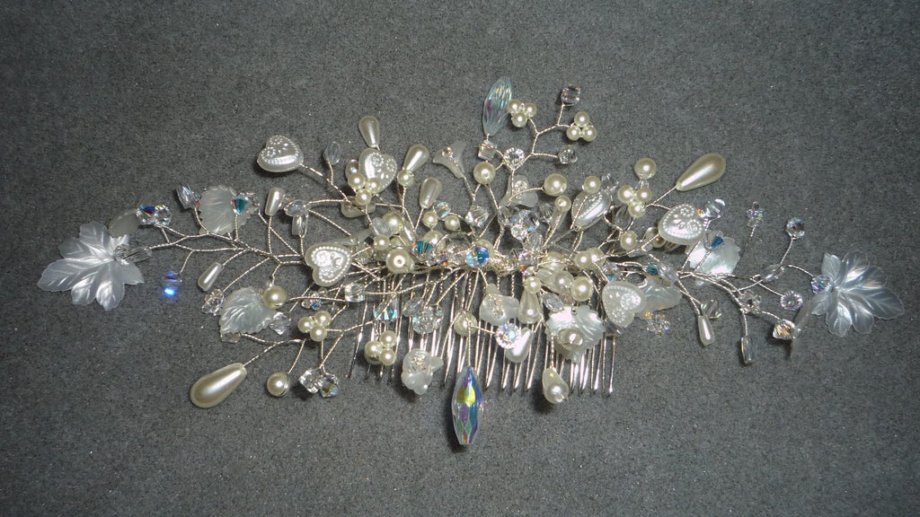 Bridal hair comb. Crystals, Pearls, Hearts, Swarovski crystal beads. Wedding headpiece. 9.5 Inch wide