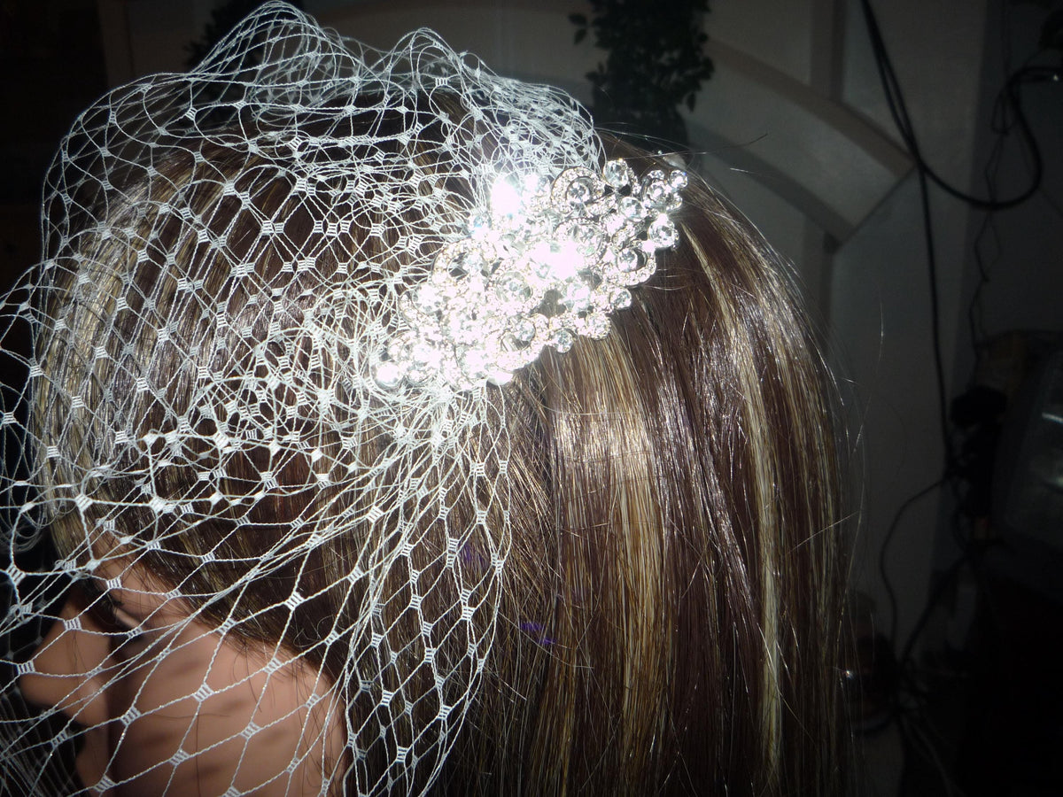 Birdcage veil Ivory detachable wedding veil with Diamante comb.