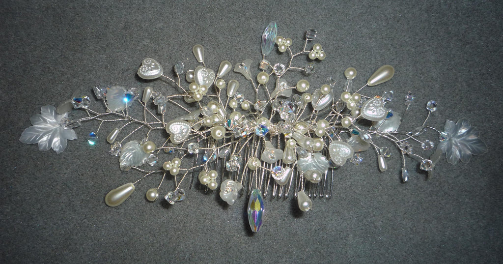 Bridal hair comb. Crystals, Pearls, Hearts, Swarovski crystal beads. Wedding headpiece. 9.5 Inch wide
