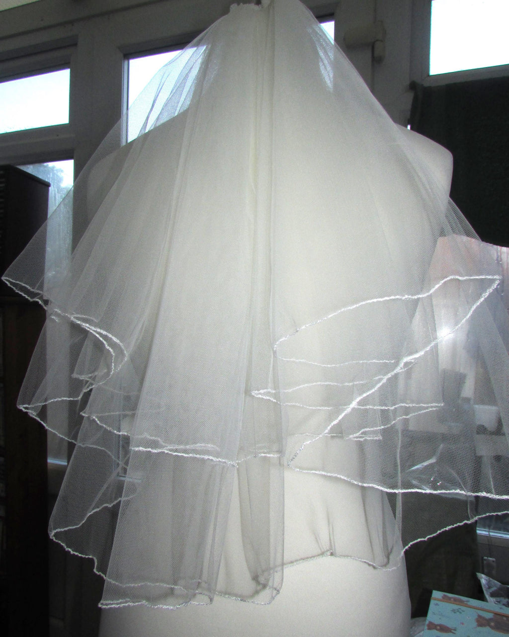 Ivory Wedding veil. Short 2 tier 18 / 20 inch. Pencil edged. Hen do bridal veil Up do style. Pale Ivory option.