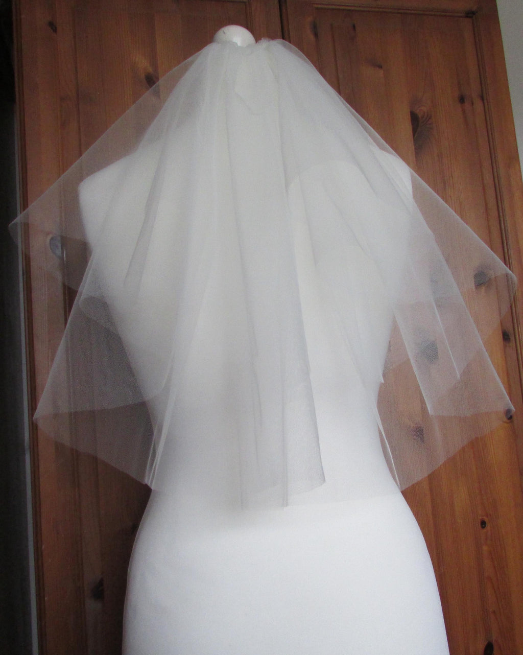 Ivory Wedding veil. Short 2 tier 18 / 20 inch. Cut edged. Hen do bridal veil, Pale Ivory option.