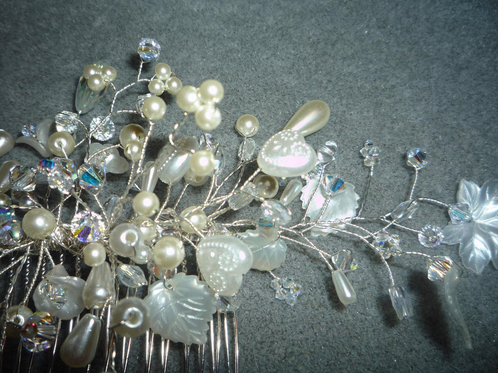 Bridal hair comb. Crystals, Pearls, Hearts, Swarovski crystal beads. Wedding headpiece. 9.5 Inch wide